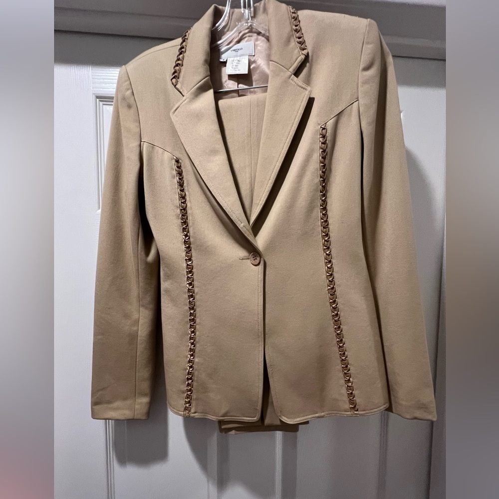 Veritgo paris blazer pants set tan